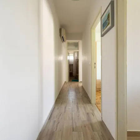 Holiday home Simplistic In Rogoznica Near The Seabeach *