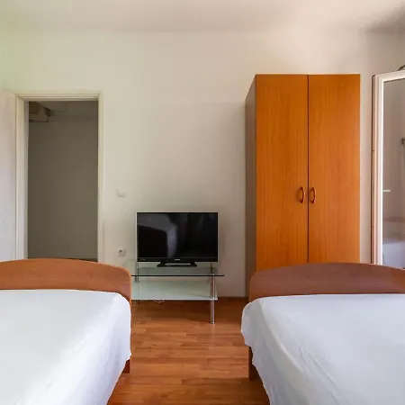 Holiday home Simplistic In Rogoznica Near The Seabeach *
