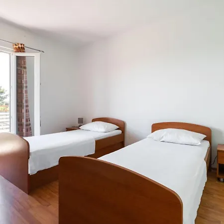 Holiday home Simplistic In Rogoznica Near The Seabeach