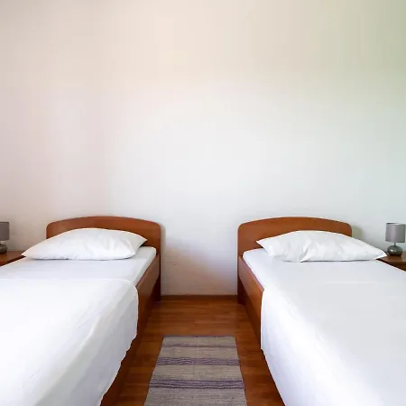 Holiday home Simplistic In Rogoznica Near The Seabeach