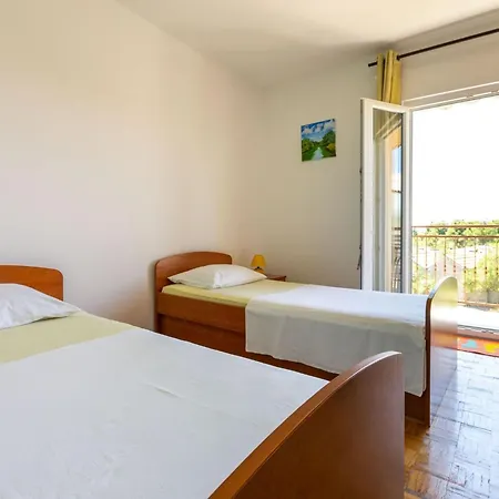 Holiday home Simplistic In Rogoznica Near The Seabeach *