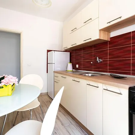 Simplistic In Rogoznica Near The Seabeach * Rogoznica (Sibenik-Knin)