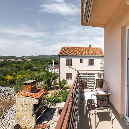 Holiday home Simplistic In Rogoznica Near The Seabeach