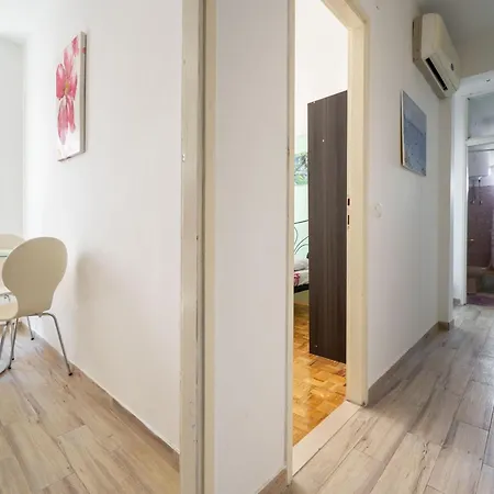 Holiday home Simplistic In Near The Seabeach Rogoznica (Sibenik-Knin)