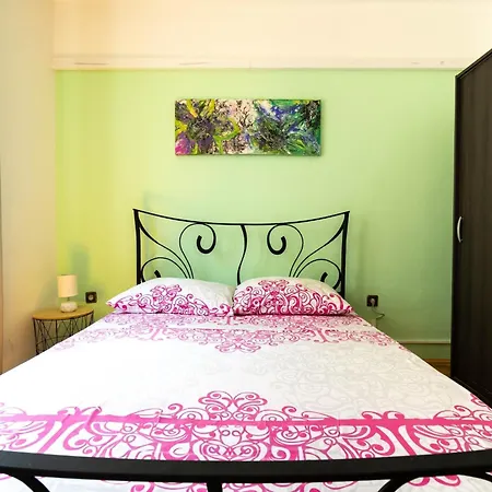 Simplistic In Near The Seabeach *