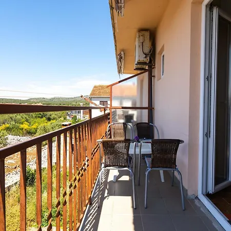 Vakantiehuis Simplistic In Near The Seabeach