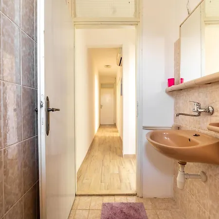 Holiday home Simplistic In Near The Seabeach