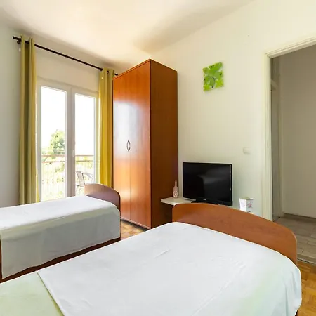 Simplistic In Near The Seabeach Holiday home Rogoznica (Sibenik-Knin)