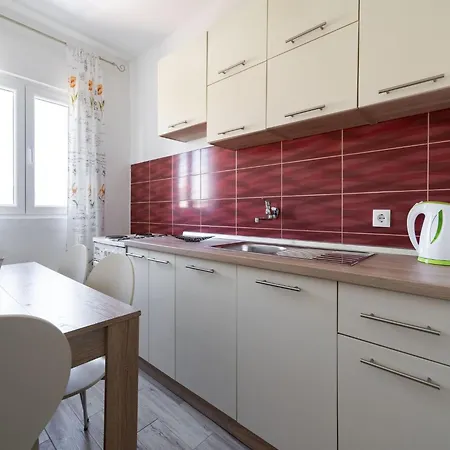 Simplistic In Near The Seabeach Holiday home *