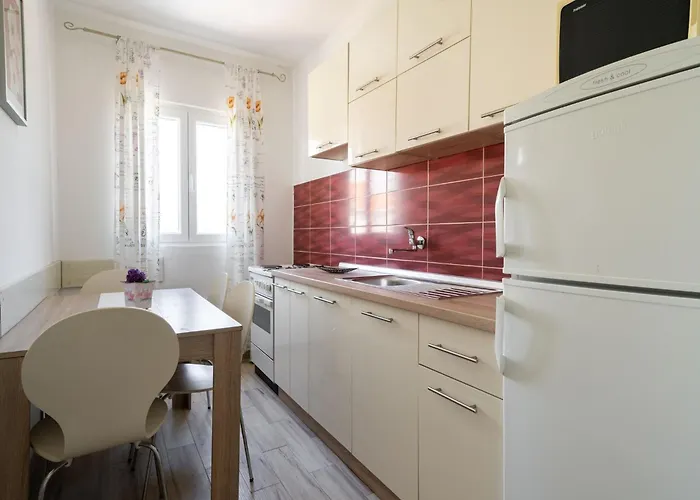 Simplistic In Near The Seabeach