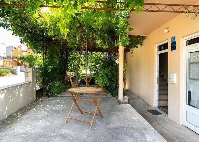 Сasa de vacaciones Simplistic In Near The Seabeach Rogoznica (Sibenik-Knin)