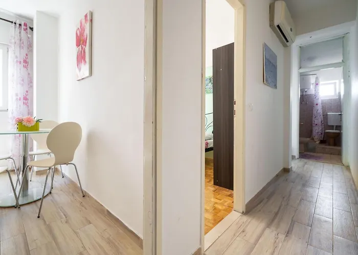 Vakantiehuis Simplistic In Near The Seabeach Rogoznica (Sibenik-Knin)