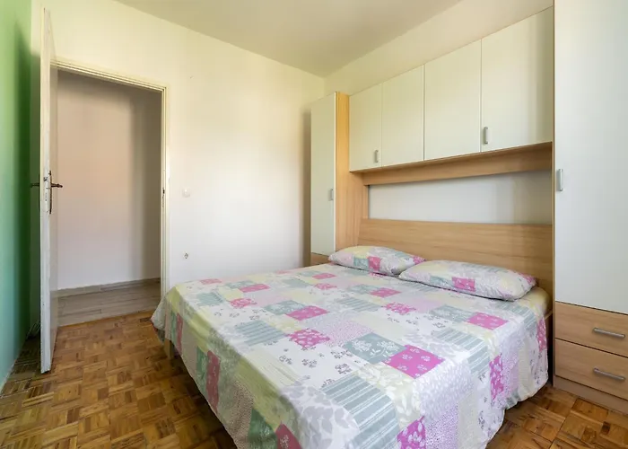 Simplistic In Near The Seabeach