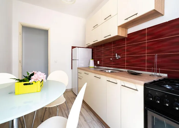 Simplistic In Near The Seabeach *