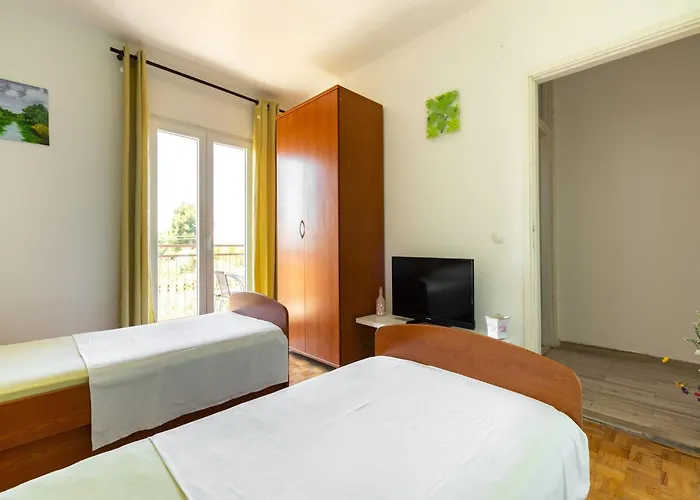 Simplistic In Near The Seabeach Vakantiehuis Rogoznica (Sibenik-Knin)