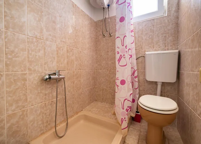 Simplistic In Near The Seabeach *