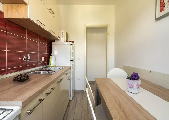 Simplistic In Near The Seabeach Vakantiehuis Rogoznica (Sibenik-Knin)